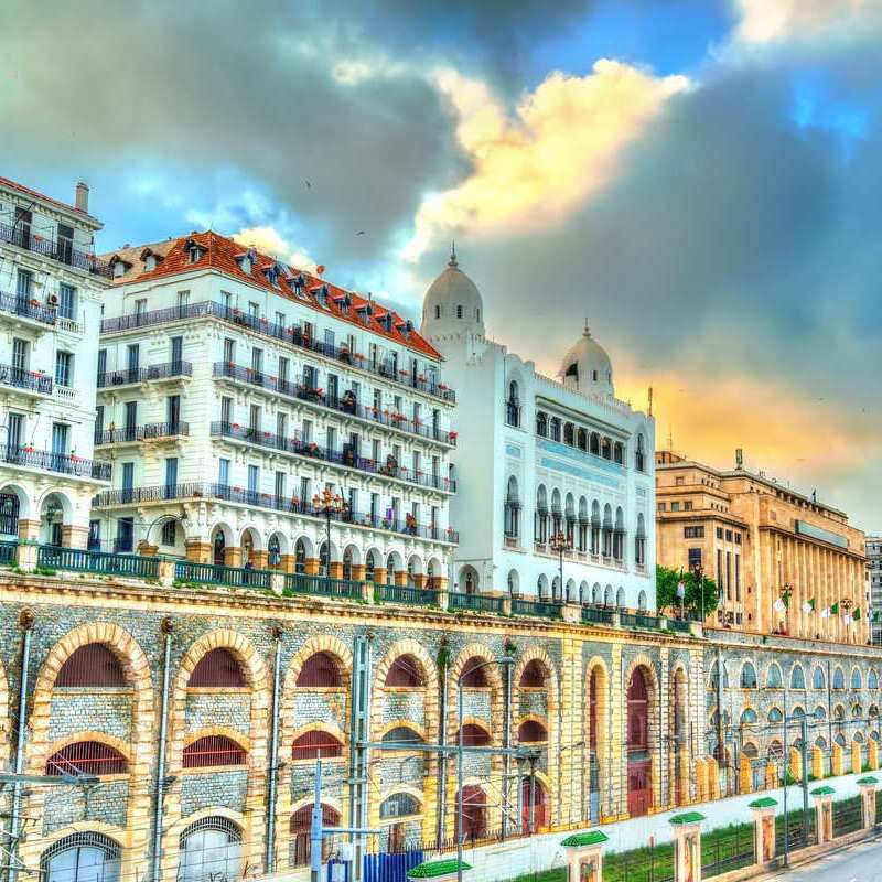 Не только Санторини: лучшие направления с белыми домиками