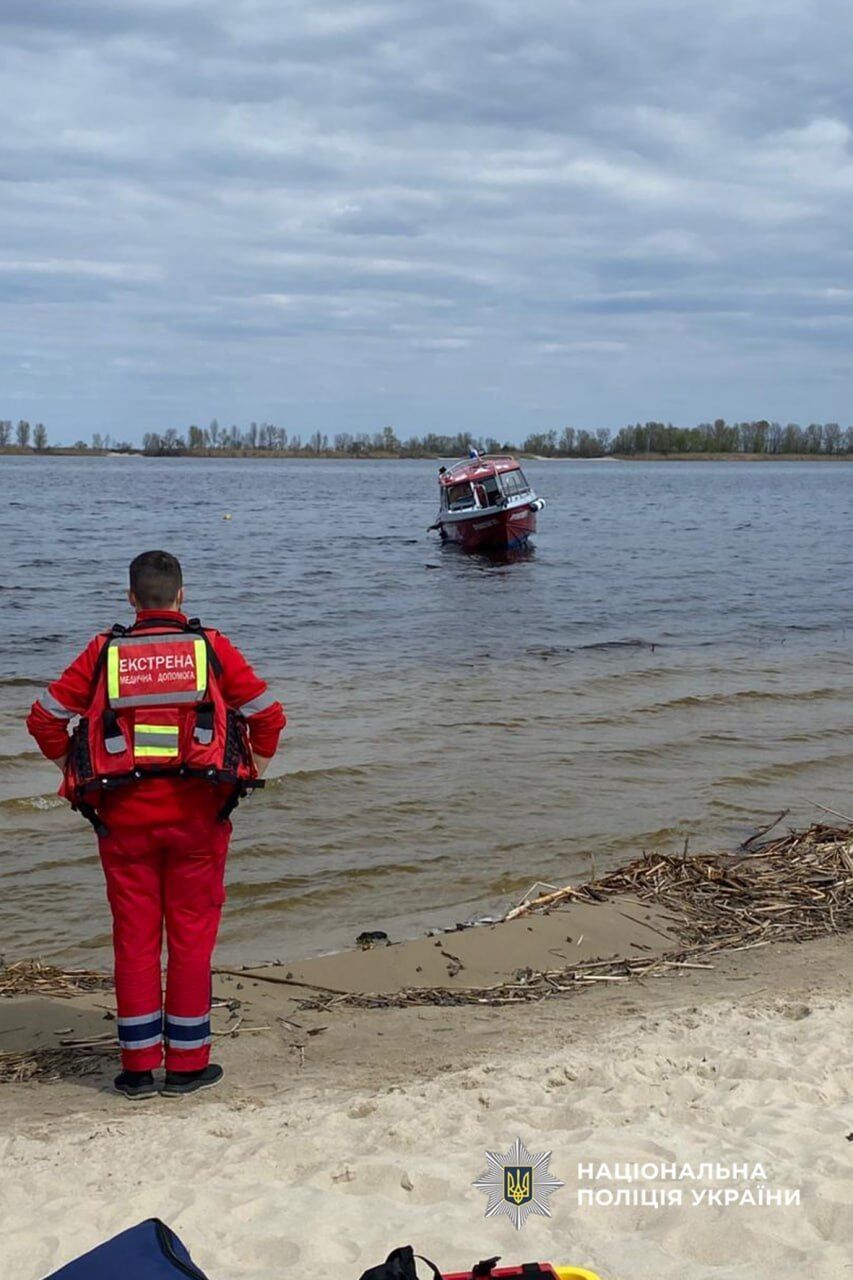 У Черкасах 73-річний чоловік загинув внаслідок падіння мотопаропланера: деталі трагедії. Фото