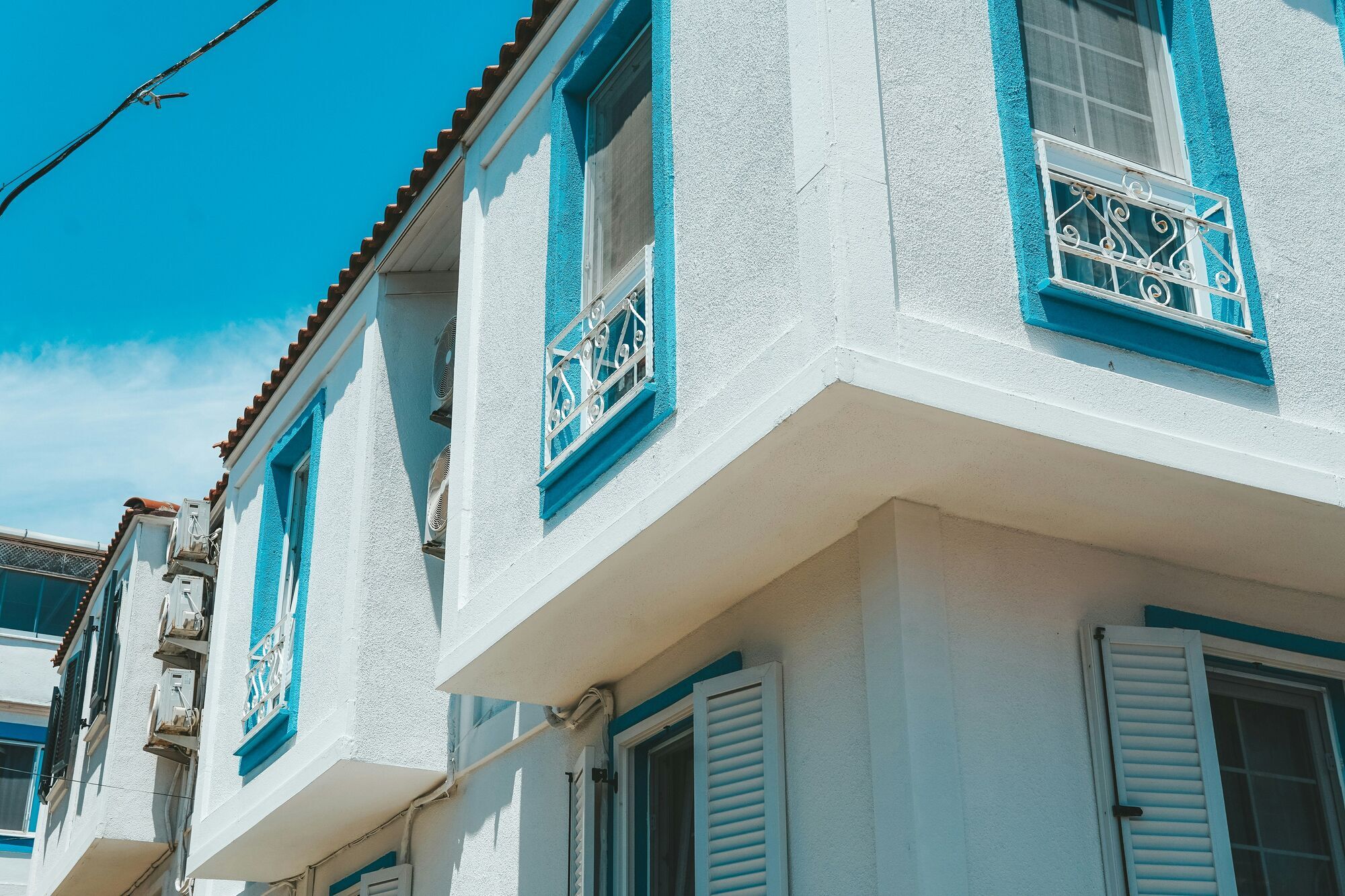 Не только Санторини: лучшие направления с белыми домиками