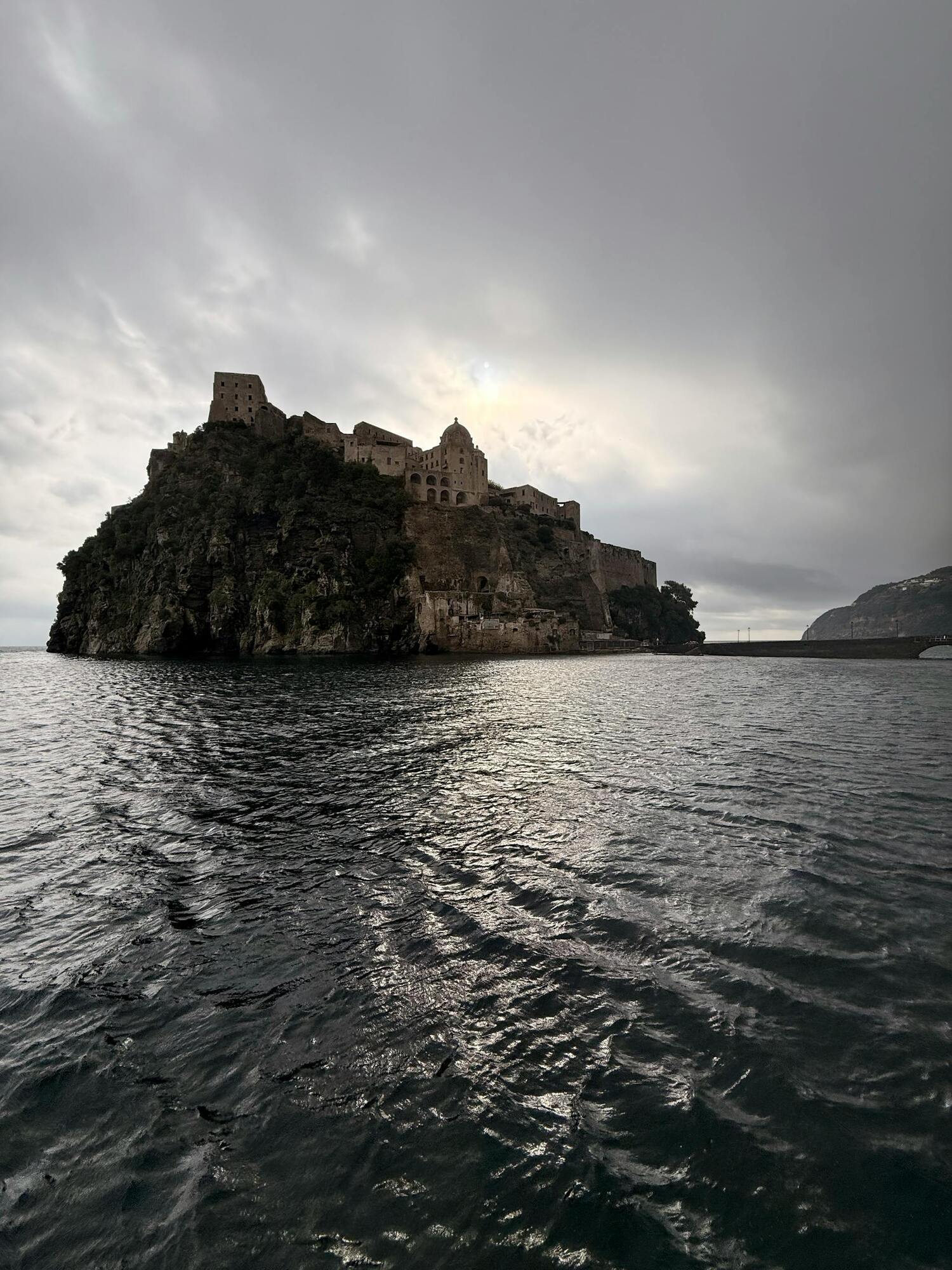 Чарівний острів в Італії вражає низькими цінами і відсутністю натовпів