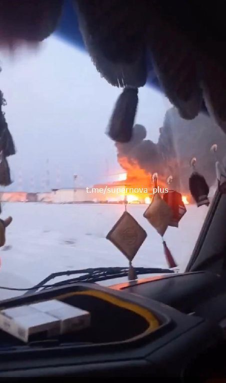 Поднялся дым: в российском Кстово атакована нефтебаза. Фото