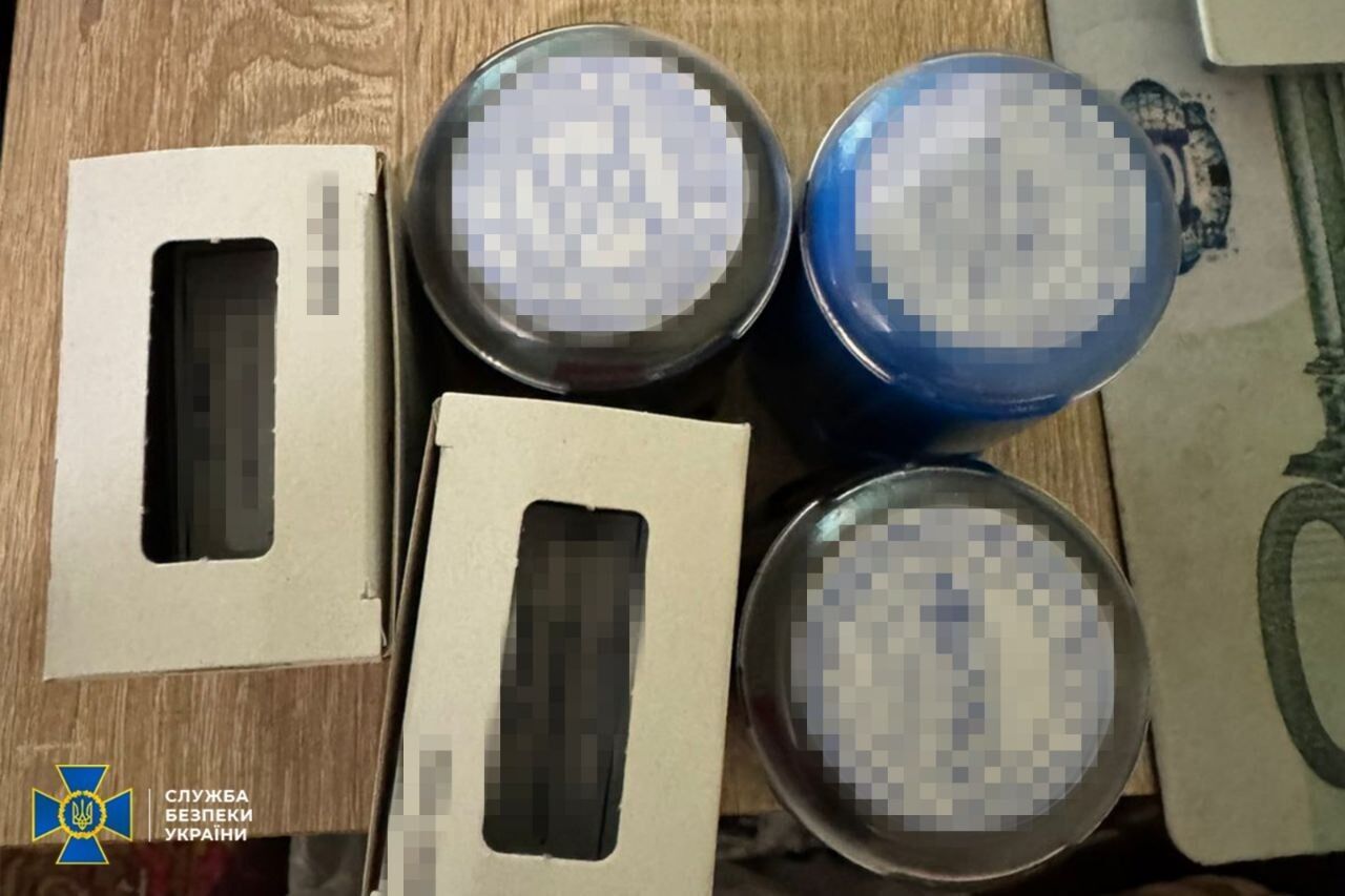 Вилучені речові докази