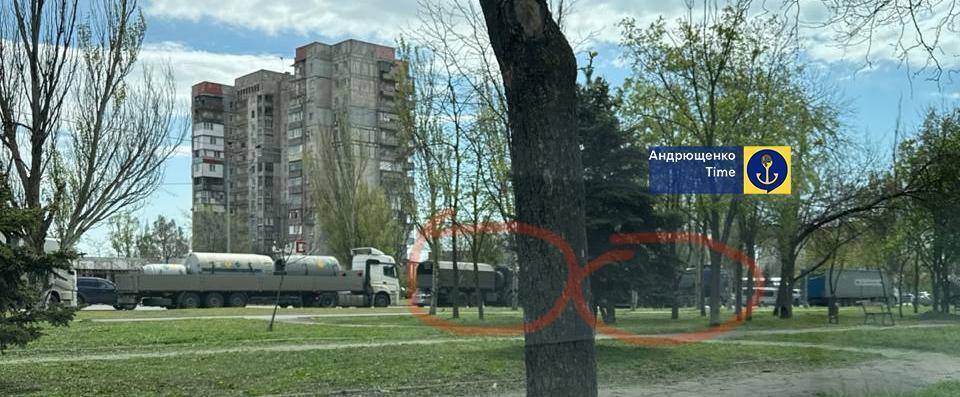 Оккупанты перебрасывают технику через Мариуполь на север Донецкой области: всплыли подробности. Фото и видео