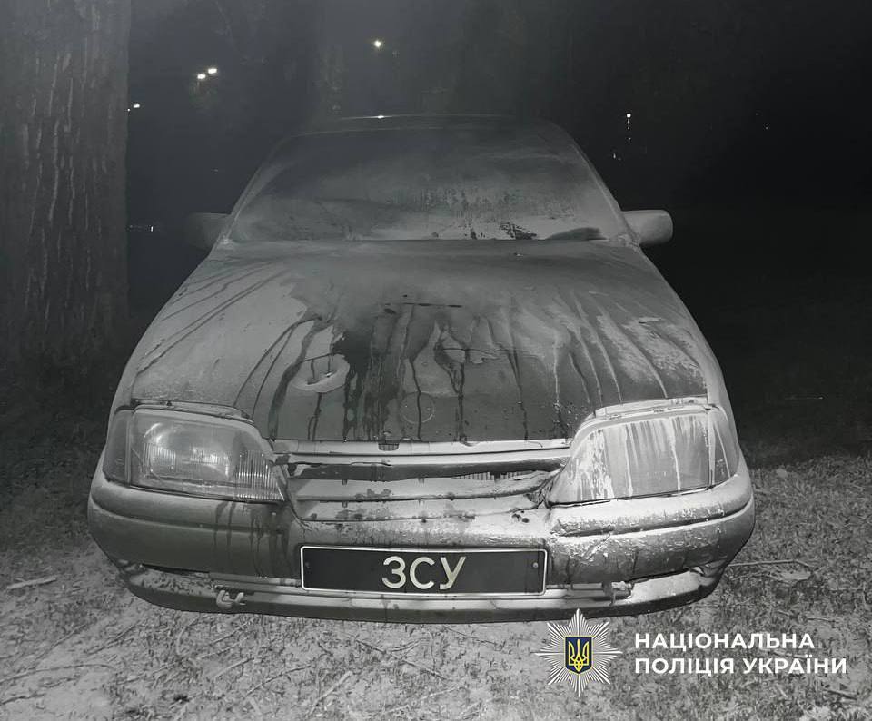Обіцяли $1 тис.: у Києві затримали  чоловіка, який підпалив автівку військового. Фото та подробиці