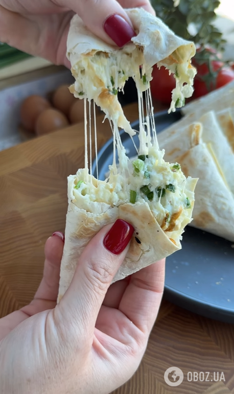 Ліниві конвертики з лаваша: додайте всередину сир та зелену цибулю