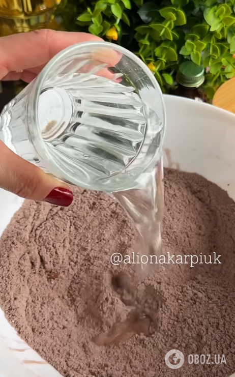 Смачний шоколадний пиріг без яєць і молока: рецепт десерту нашвидкуруч