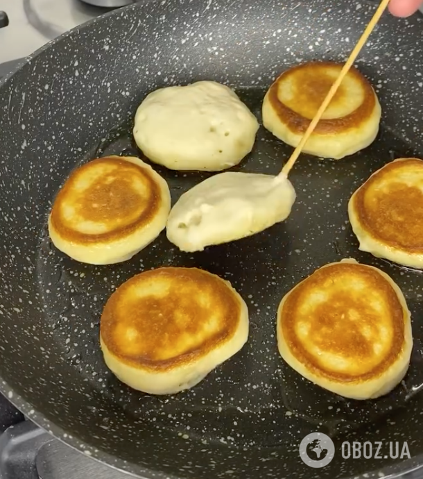 Пишні та вдалі оладки на теплому кефірі: ділимося простим рецептом тіста