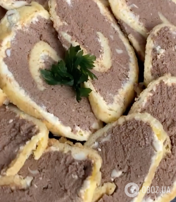 Полезный печеночный рулет для праздничного стола: делимся легким рецептом