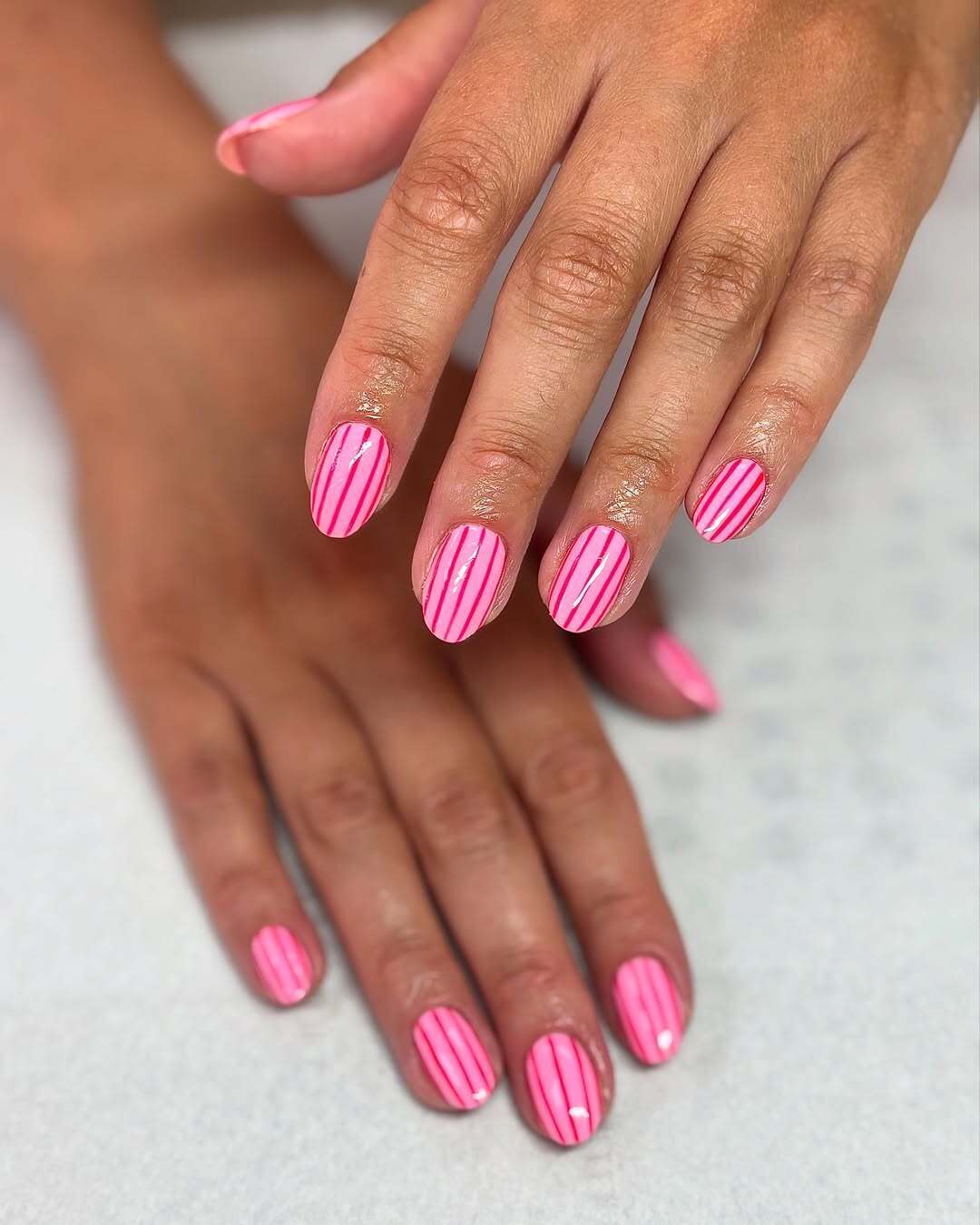 Какой маникюр делает ногти визуально длиннее: 7 лучших дизайнов