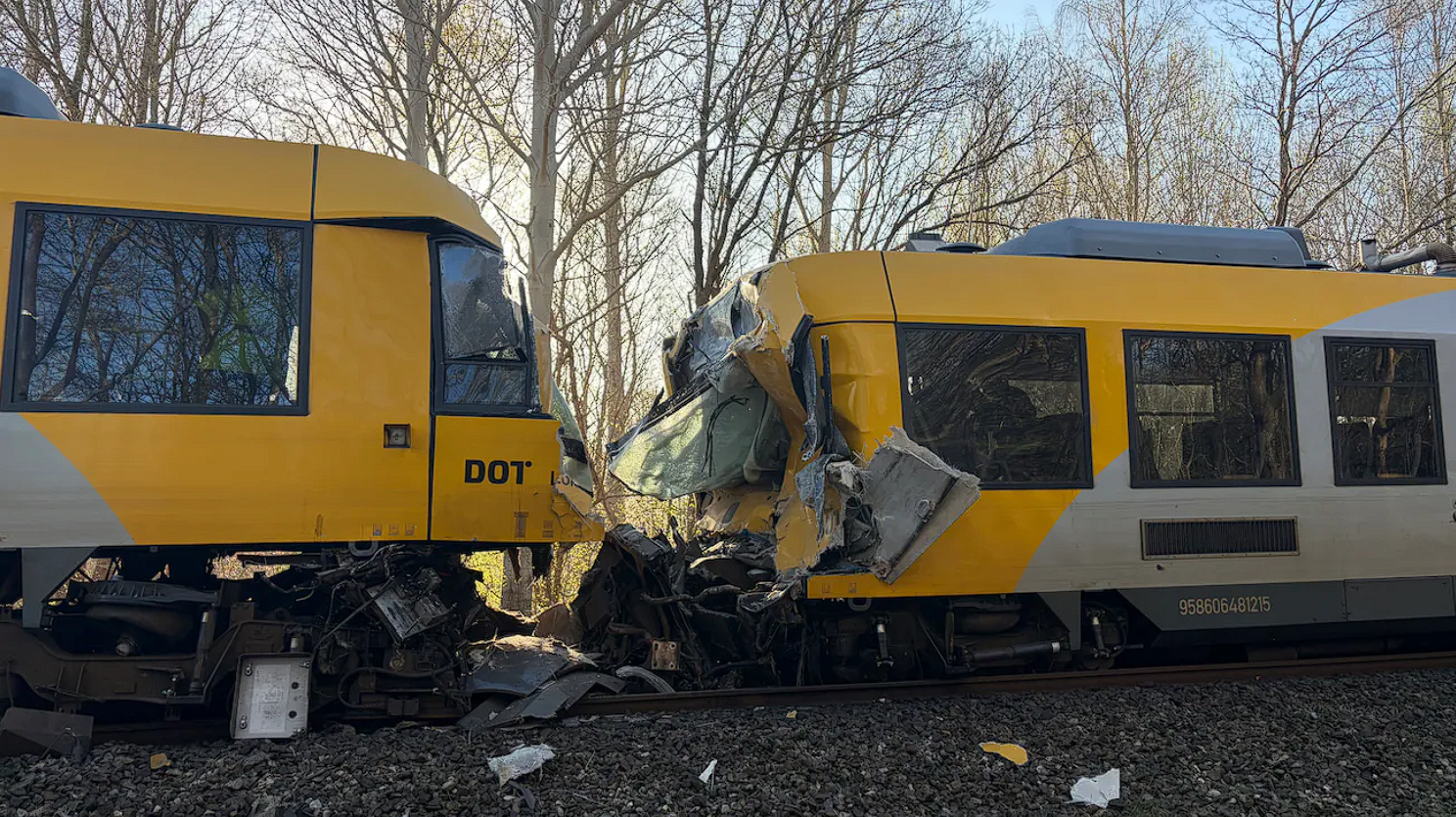 В Дании столкнулись два пассажирских поезда: пострадали 17 человек. Фото