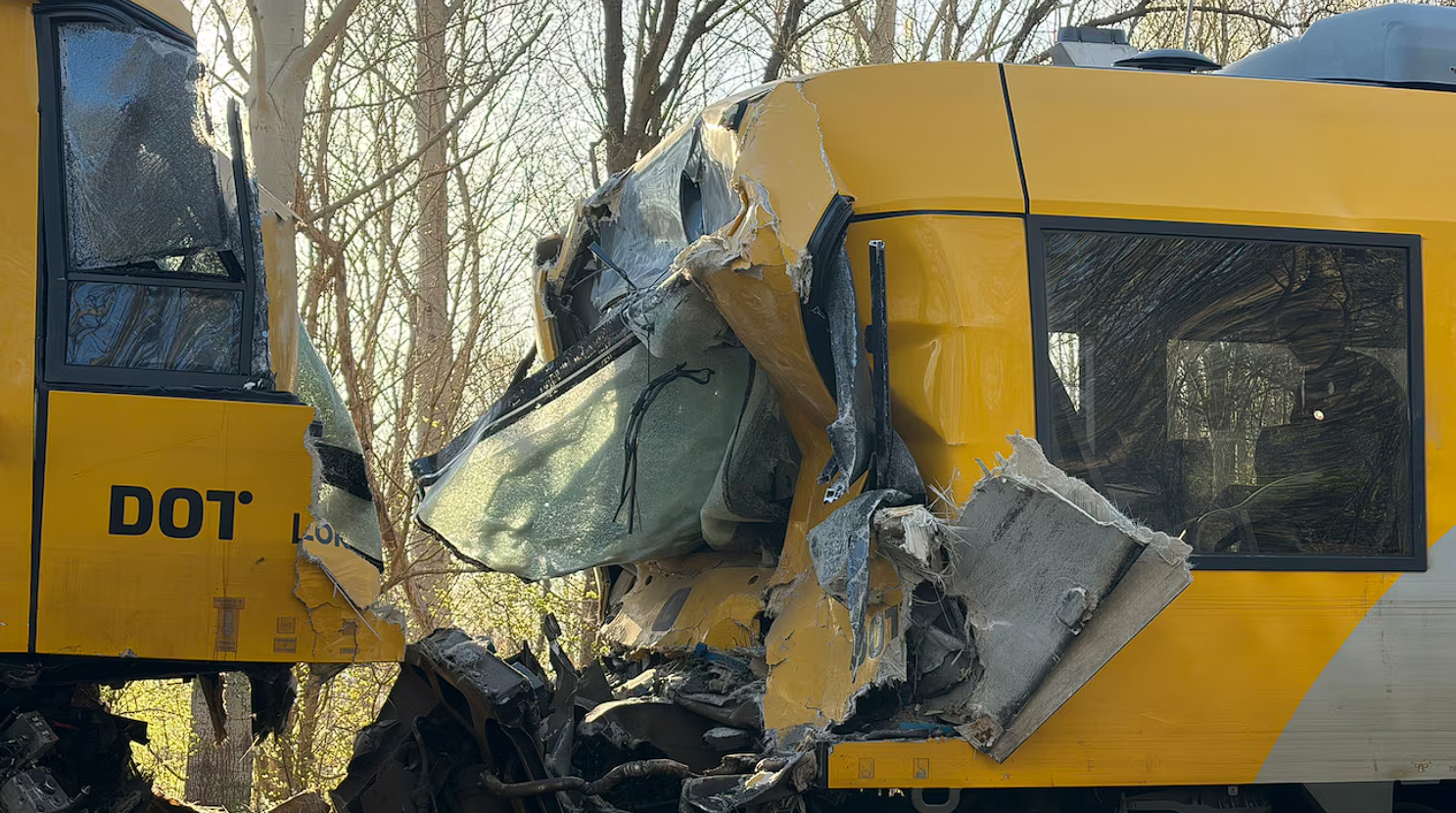 В Дании столкнулись два пассажирских поезда: пострадали 17 человек. Фото