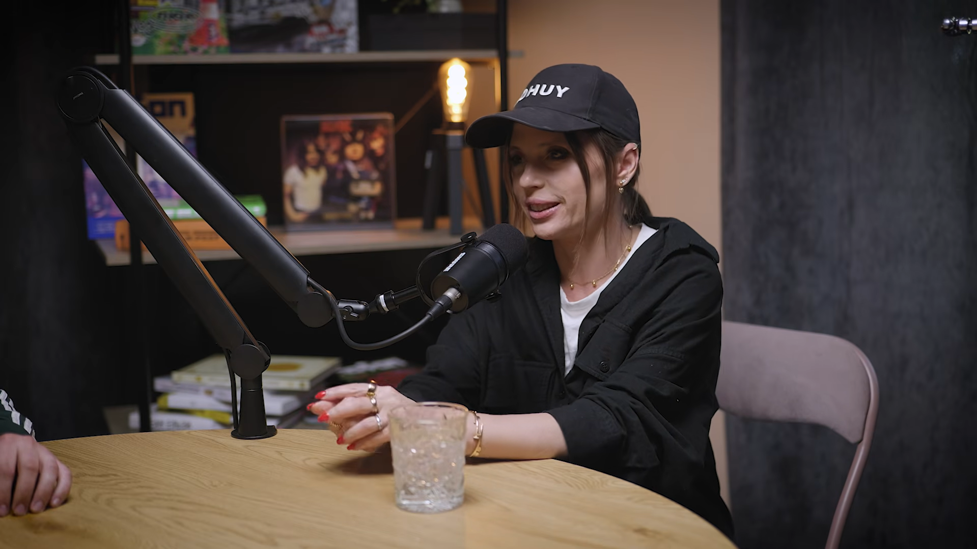 "Выбирают второсортность". Ирена Карпа жестко прошлась по "рабам", которые до сих пор разговаривают на русском и учат этому детей