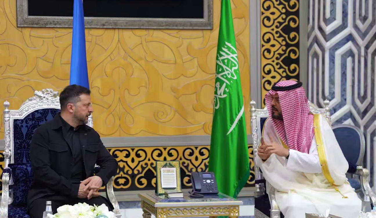 Зеленський прибув з візитом до Саудівської Аравії і назвав ключові теми перемовин. Відео