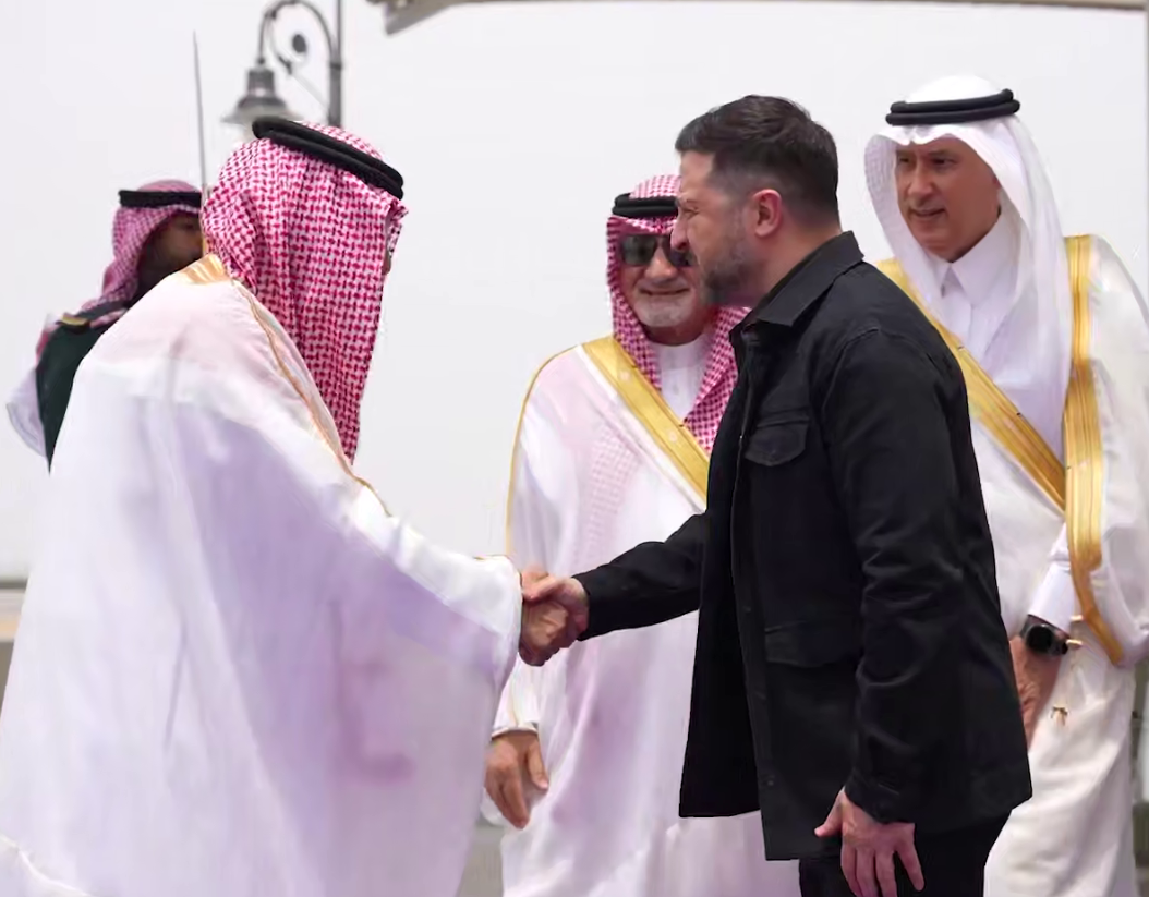 Зеленський прибув з візитом до Саудівської Аравії і назвав ключові теми перемовин. Відео