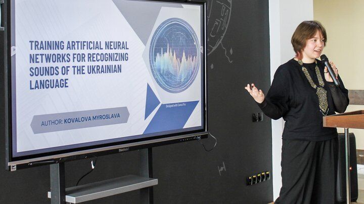 Навчила ШІ розпізнавати українську мову: 11-класниця з Кропивницького перемогла на міжнародному конкурсі технологій