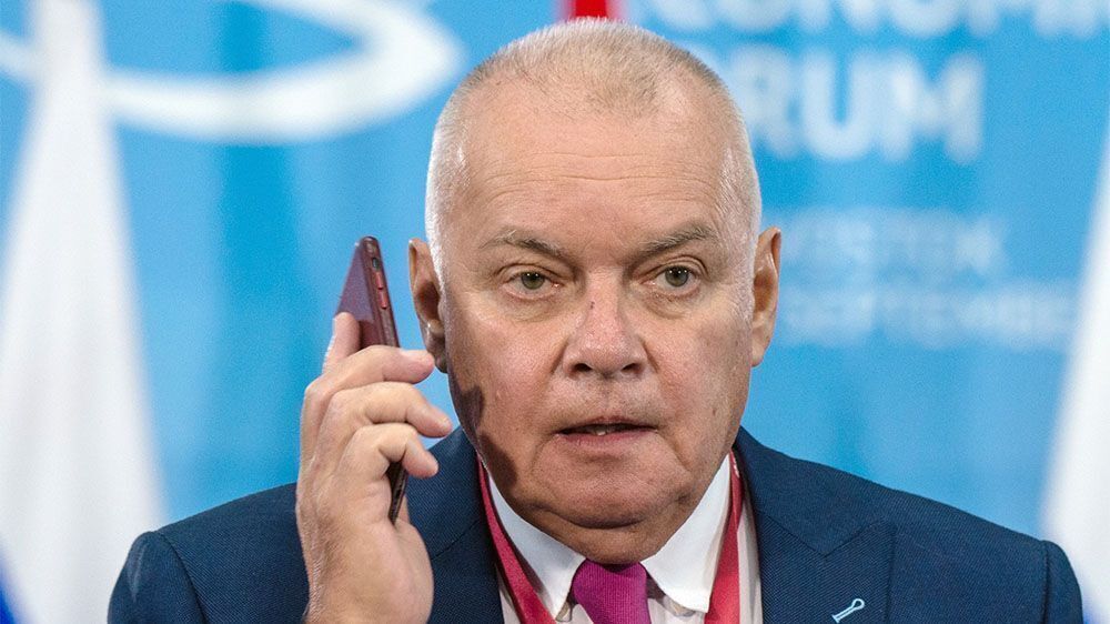 "І раптом таке чмо!" Легендарний ведучий розкрив правду про "європейське" минуле Кисельова та згадав його вечірки в Україні