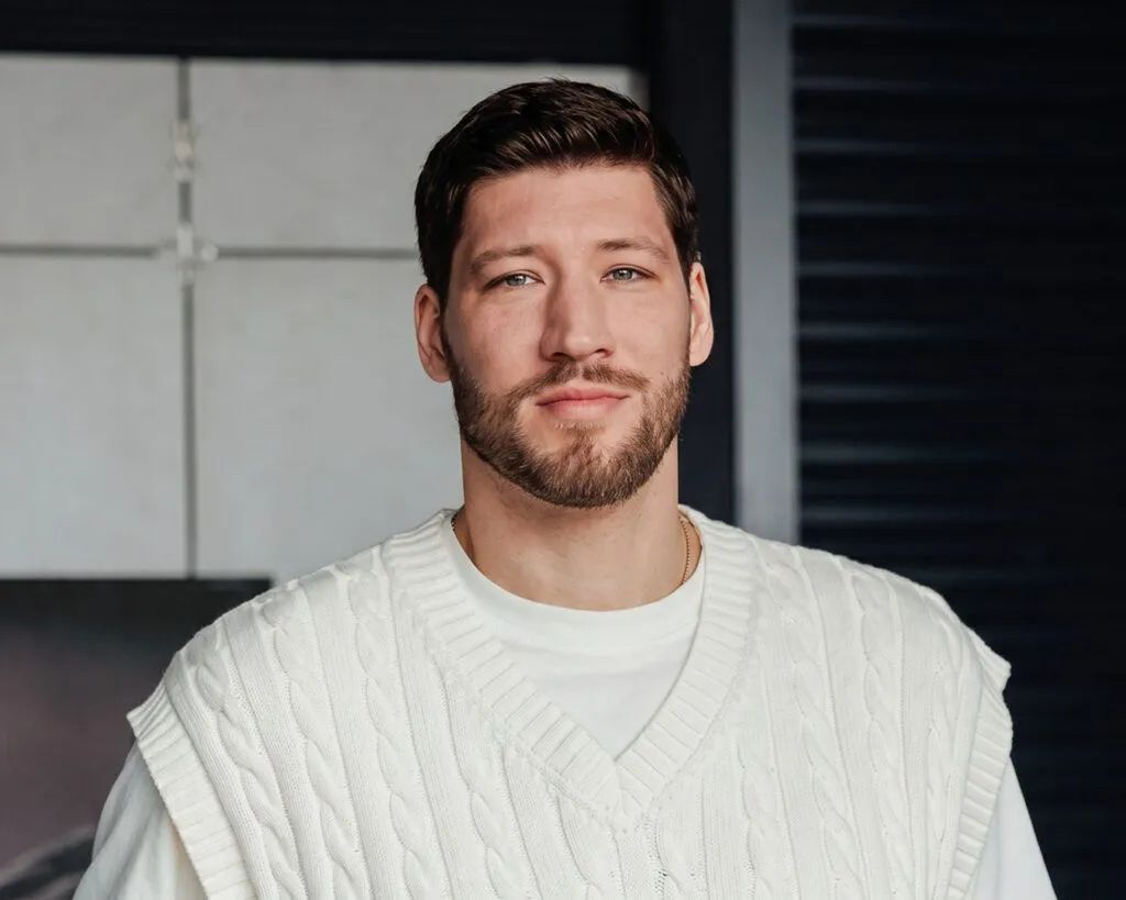 Стало известно имя нового "Холостяка": он – известный спортсмен, бизнесмен и отец