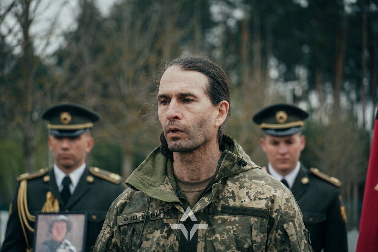 Останній бій прийняв на Харківщині: в Києві попрощалися з російським добровольцем, який воював за Україну. Фото