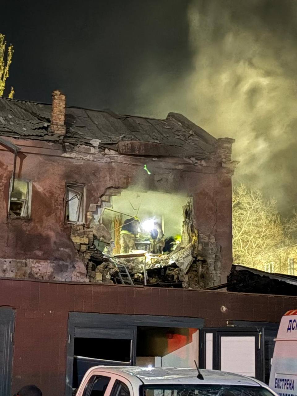 Окупанти атакували Одесу: зафіксовано влучання у житлові будинки, є загиблі і  постраждалі. Фото та відео