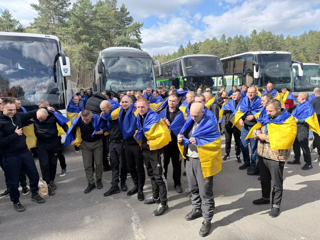 Додому повертаються 193 українські воїни: Україна і Росія провели обмін полоненими