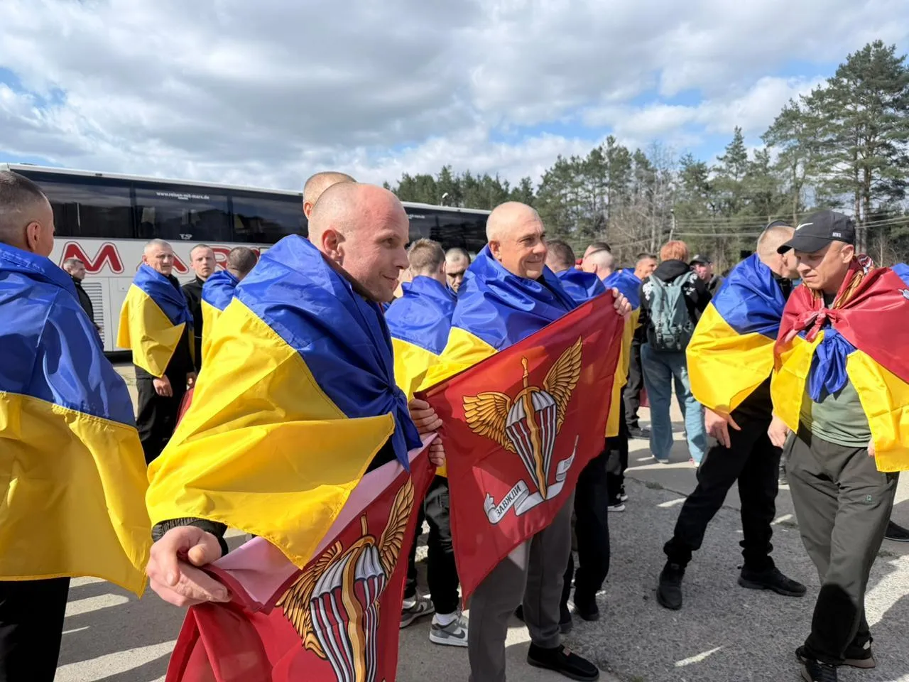 Додому повертаються 193 українські воїни: Україна і Росія провели обмін полоненими