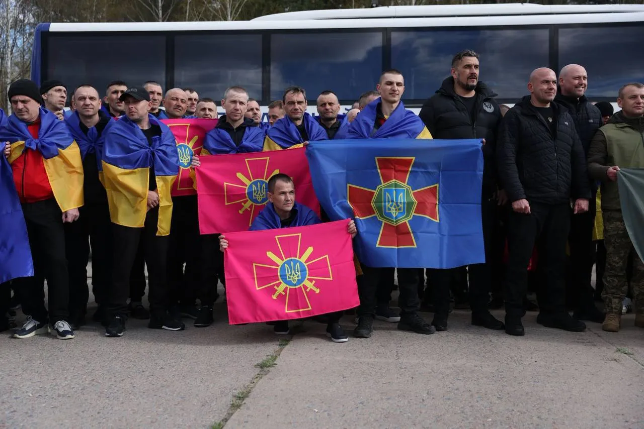 Додому повертаються 193 українські воїни: Україна і Росія провели обмін полоненими