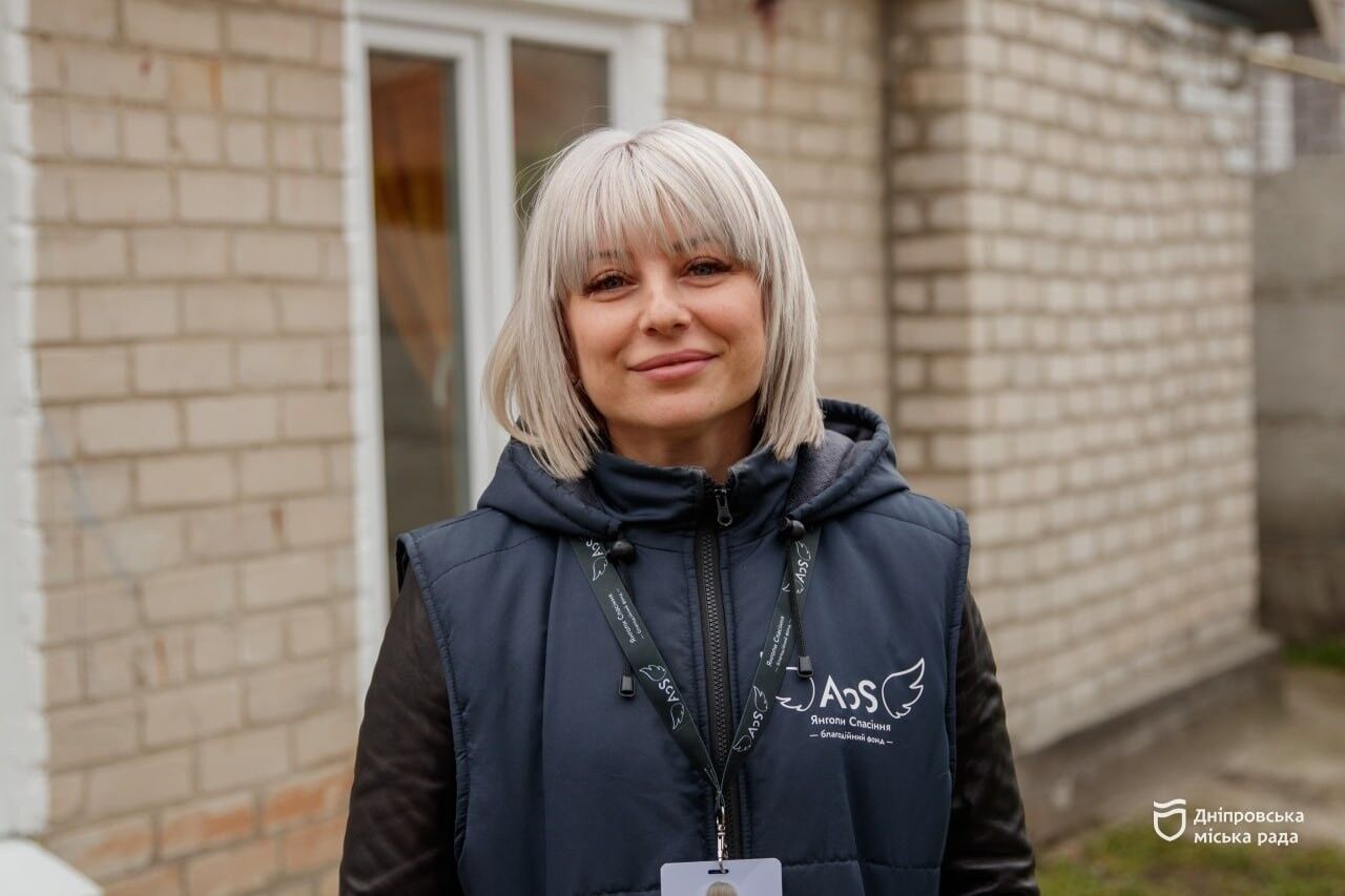 Горсовет Днепра совместно с международными партнерами восстановили дом многодетной семьи после обстрела