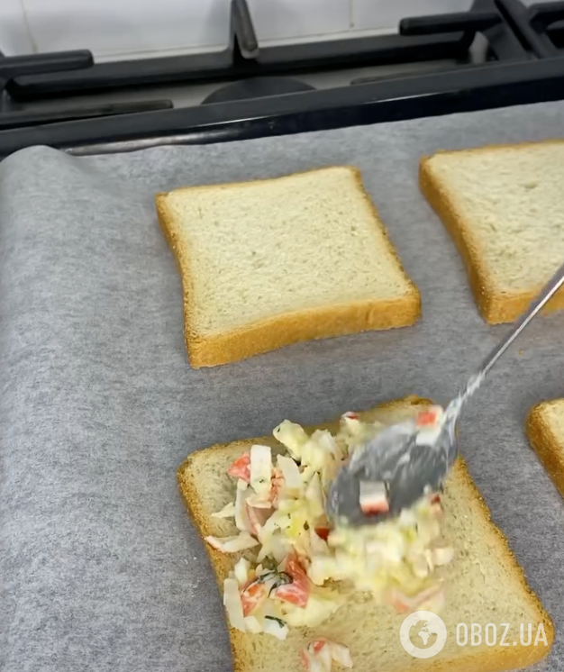 Горячие бутерброды с вкусной начинкой за 5 минут: делимся рецептом блюда для завтрака и перекуса