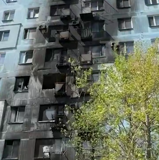 Подружжя, у квартиру якого у Дніпрі влучив дрон, дивом врятувалося: тієї ночі були в рідних. Відео