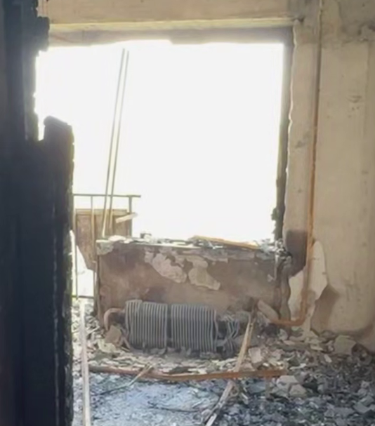 Подружжя, у квартиру якого у Дніпрі влучив дрон, дивом врятувалося: тієї ночі були в рідних. Відео