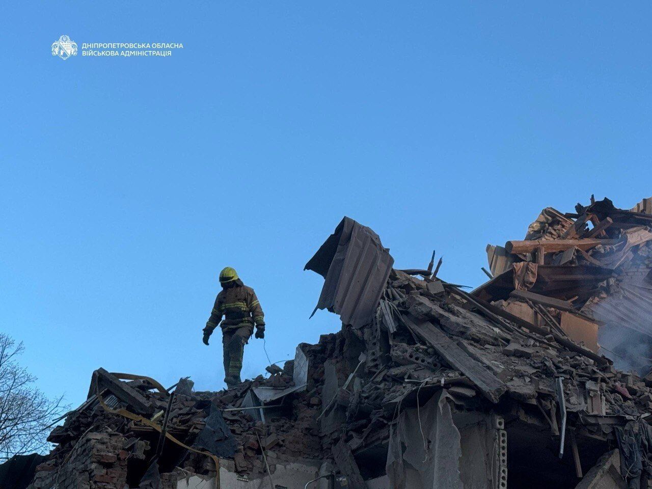 Россия нанесла комбинированный удар по Днепру: повреждены дома и предприятия, количество раненых возросло. Фото и видео