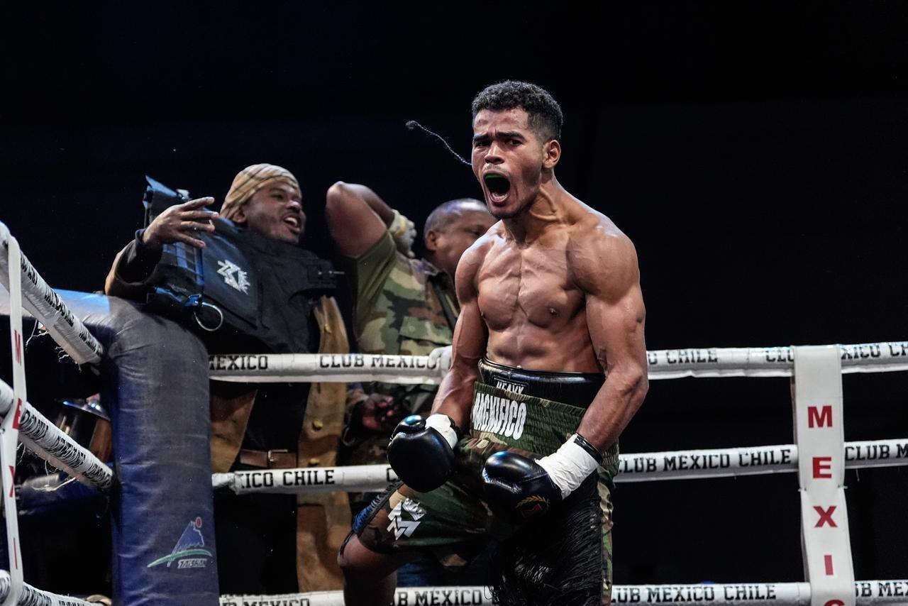 Апсет года. Боксер поднялся с нокдауна и сенсационно нокаутировал непобедимого олимпийского чемпиона, завоевав титул WBA. Видео