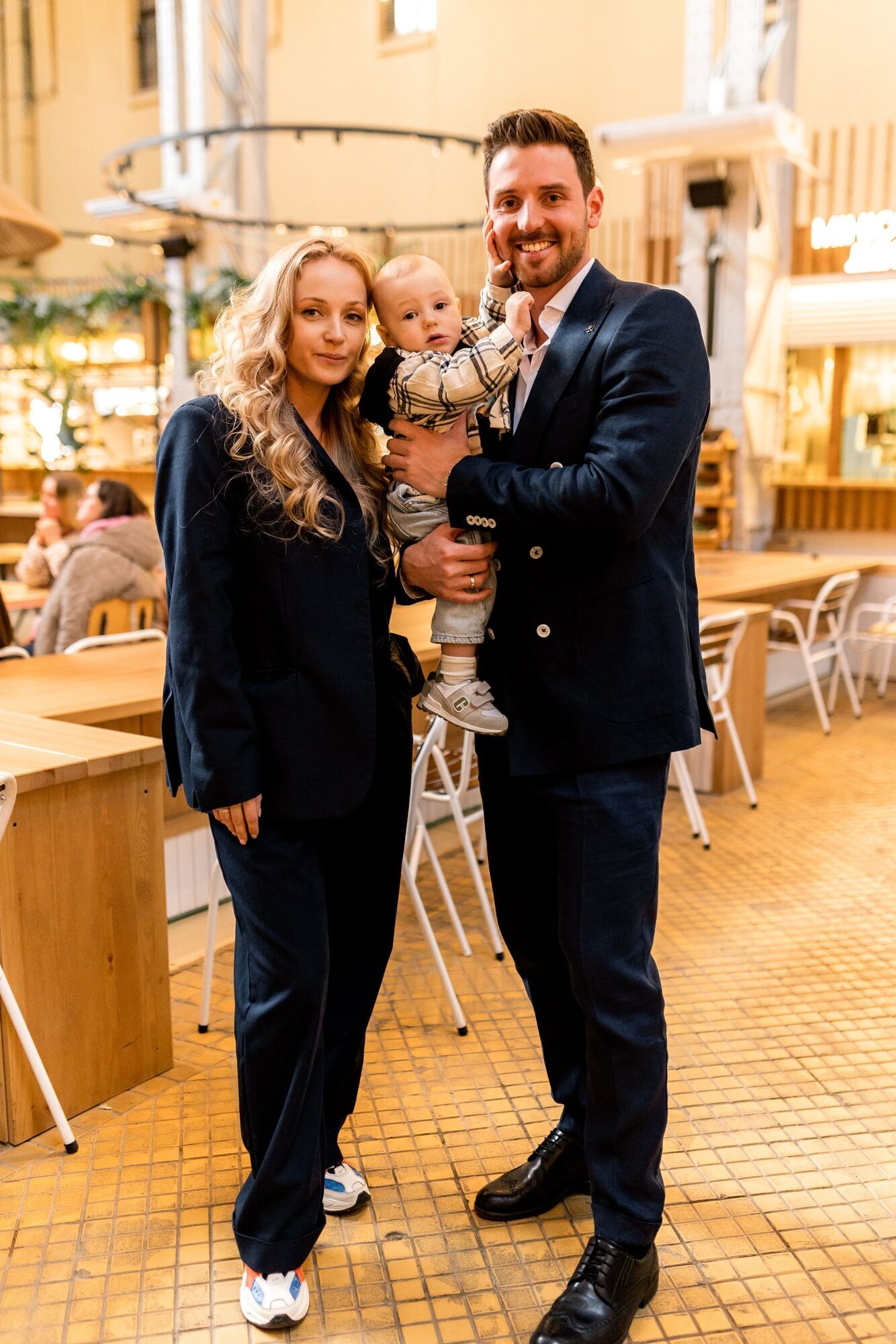 Актор Павло Текучев провів благодійні читання "Віршів з бійниці" на честь пам’яті загиблого військового Максима Кривцова