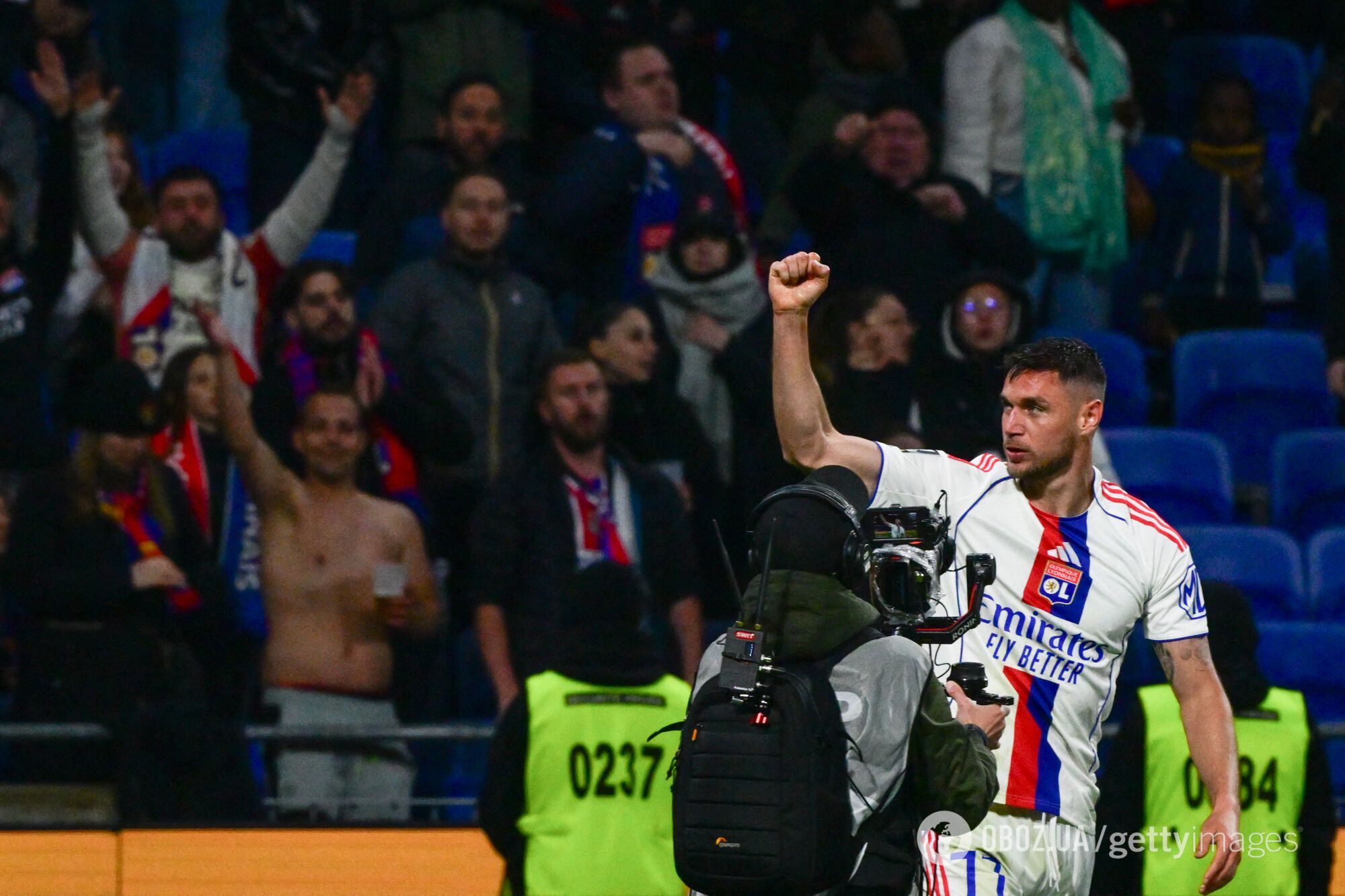 60-тисячний стадіон у Франції влаштував овації футболісту збірної України, скандуючи його ім'я. Відео