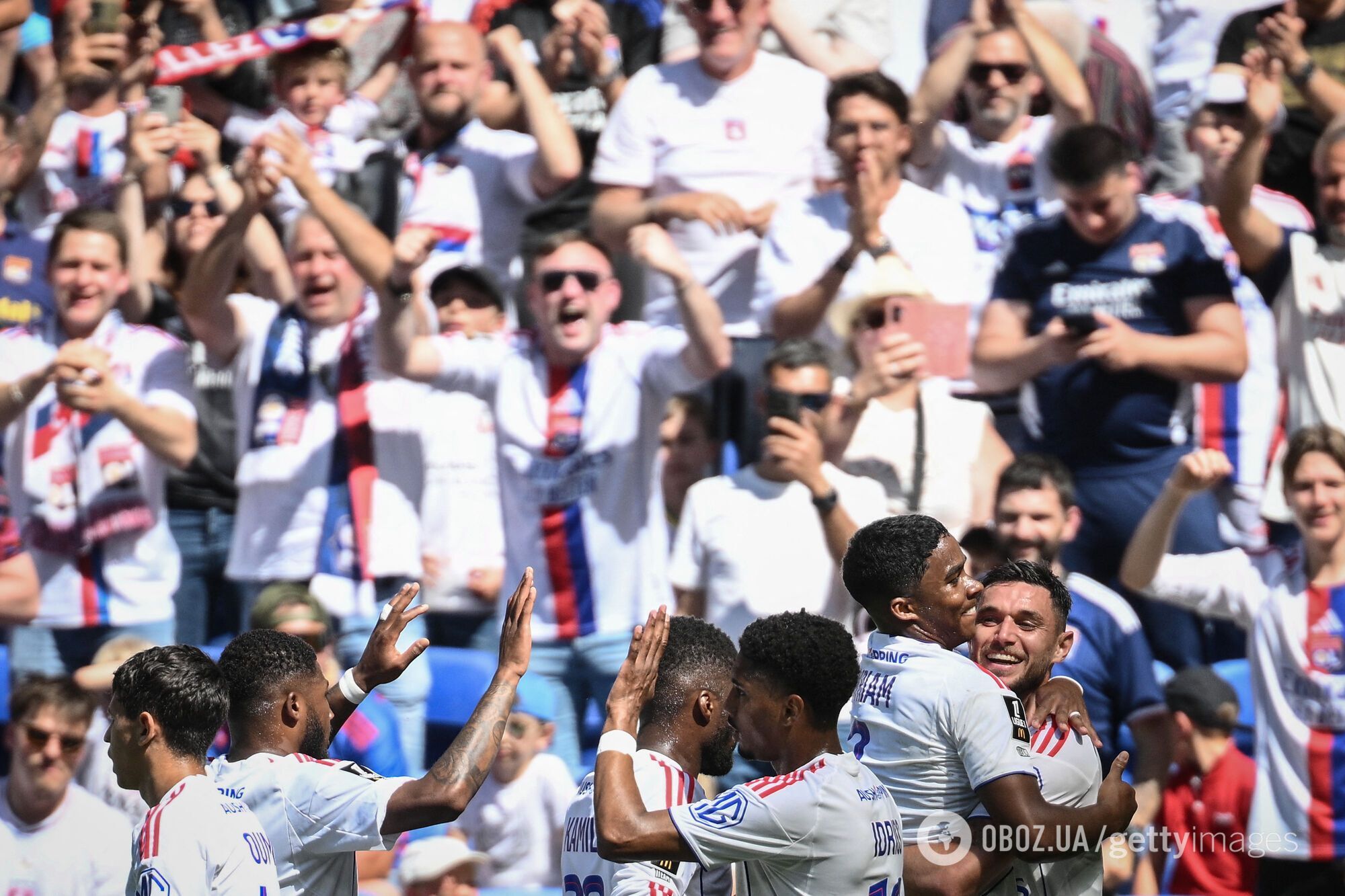 60-тисячний стадіон у Франції влаштував овації футболісту збірної України, скандуючи його ім'я. Відео