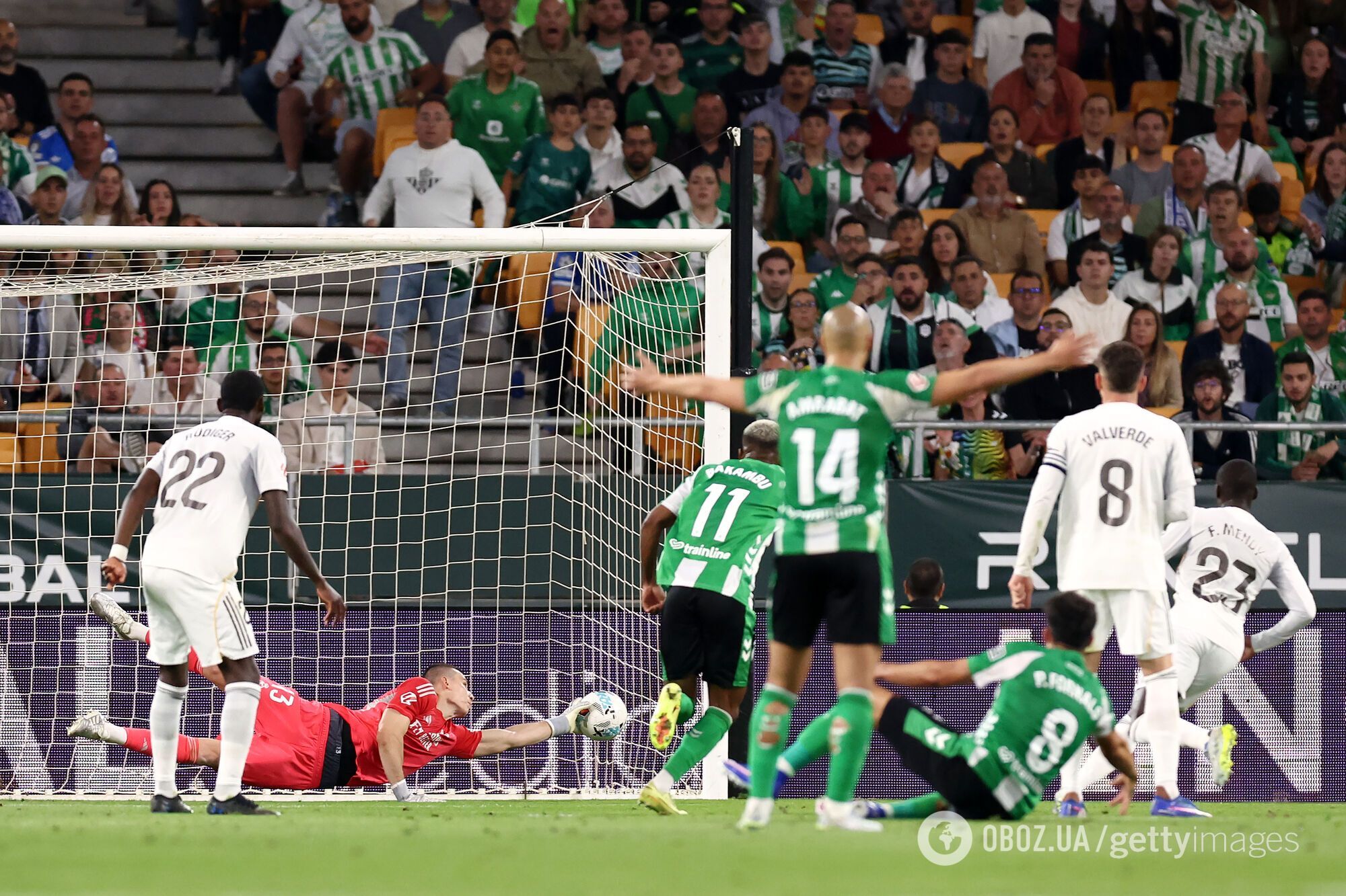 Украинский голкипер "Реала" стал главным героем матча в Испании. Видео