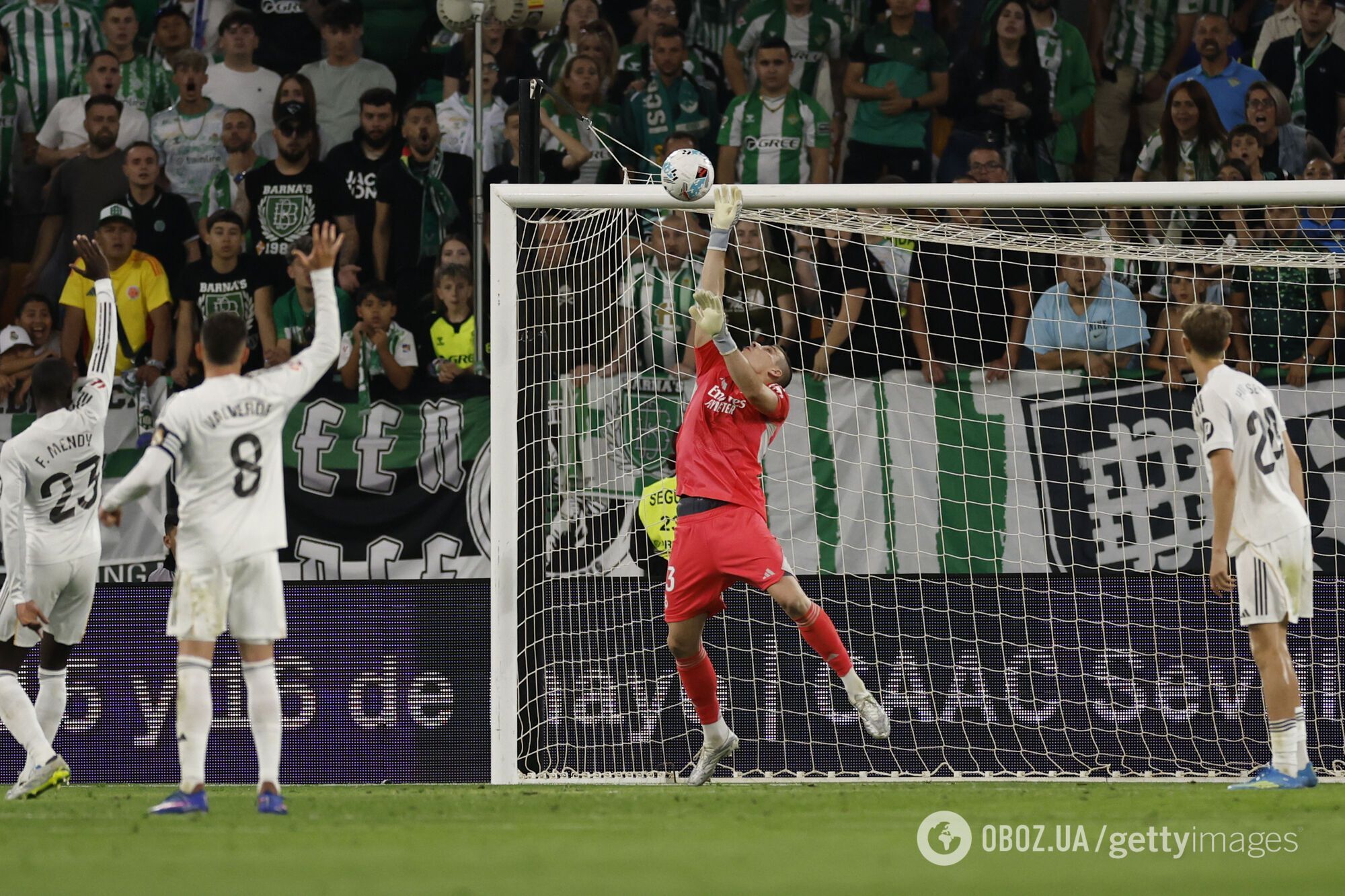 Украинский голкипер "Реала" стал главным героем матча в Испании. Видео