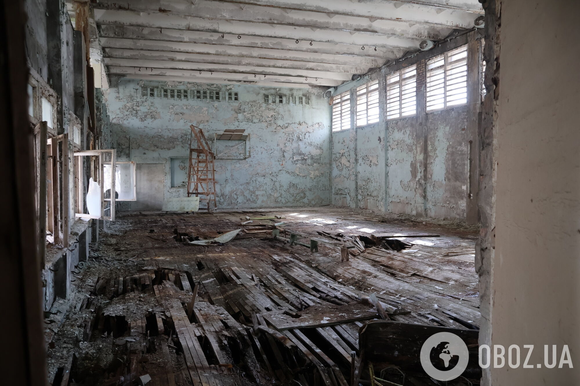 Гори підручників, ленінська кімната й вазони: що залишилося від школи №3 у Прип'яті через 40 років після вибуху ЧАЕС. Ексклюзивні фото