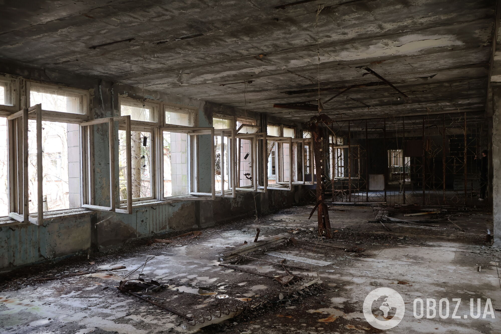 Гори підручників, ленінська кімната й вазони: що залишилося від школи №3 у Прип'яті через 40 років після вибуху ЧАЕС. Ексклюзивні фото