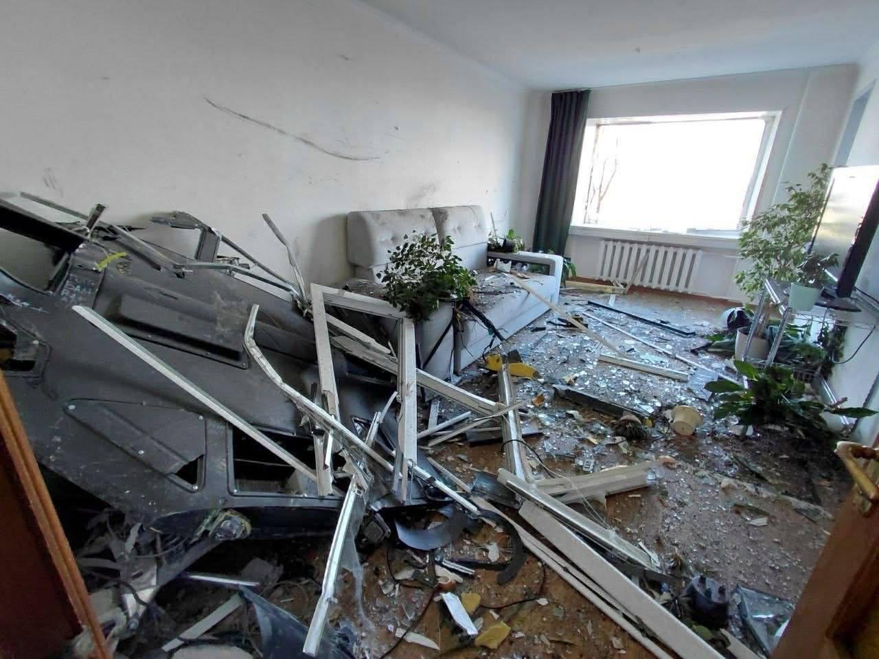 У Дніпрі "Шахед" залетів у квартиру через вікно і не здетонував. Фото