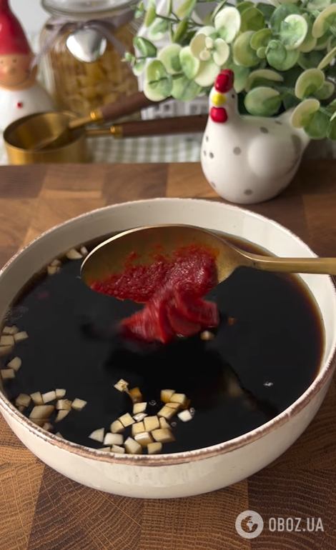 Соковиті тушковані ребра з чорносливом: м'ясо просто тане у роті