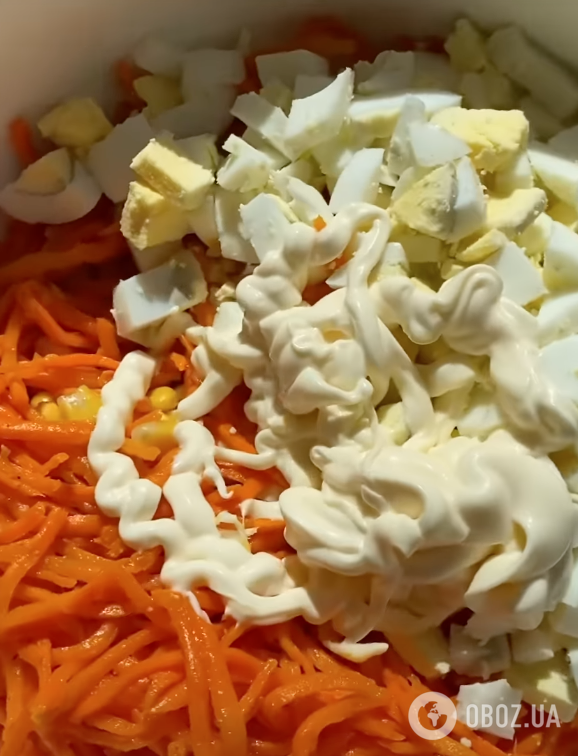 Ситний салат із сиром "косичка" та морквою по-корейськи за 5 хвилин: ділимося рецептом