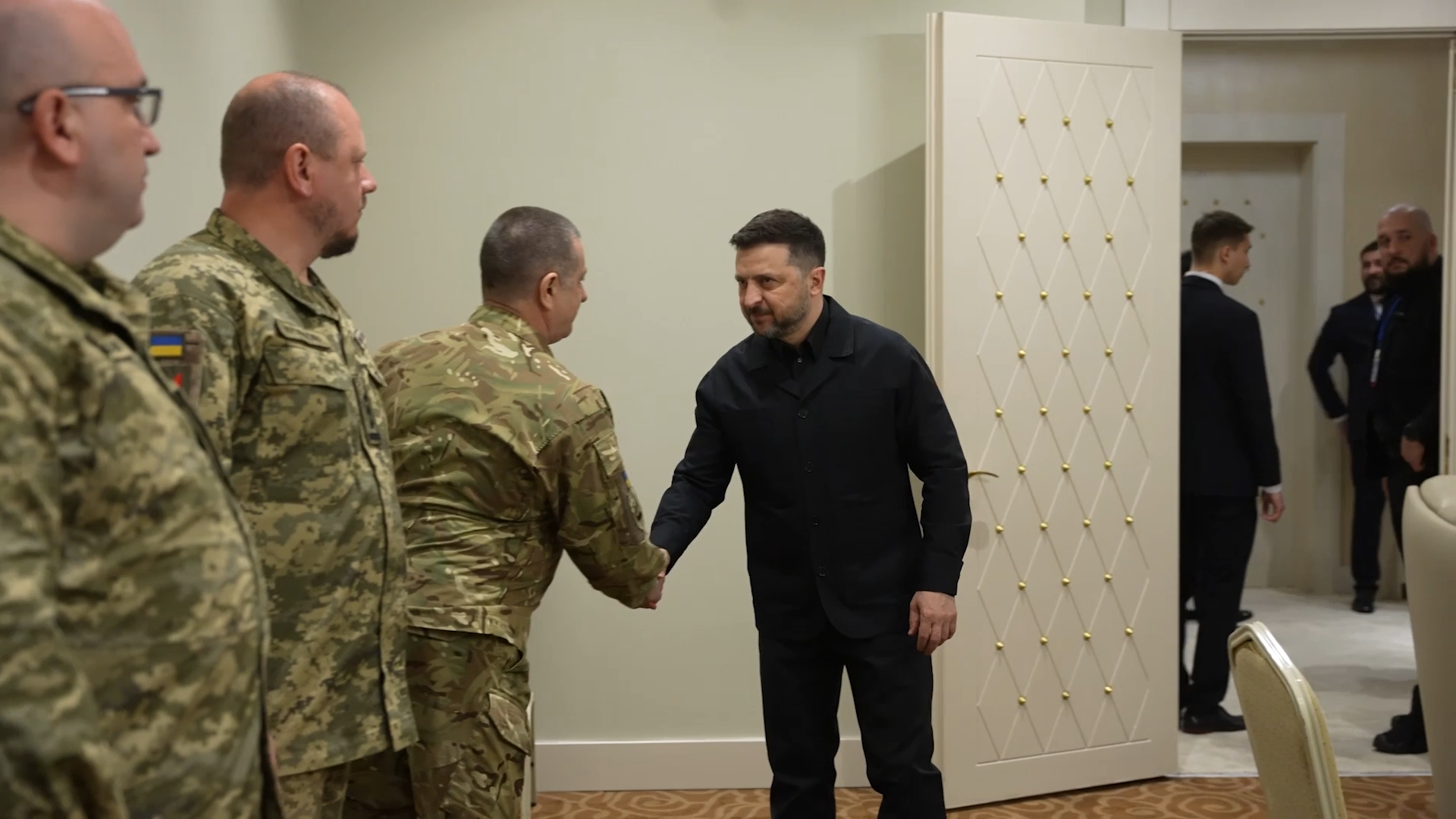 Зеленский прибыл с визитом в Азербайджан и встретился с Алиевым. Фото