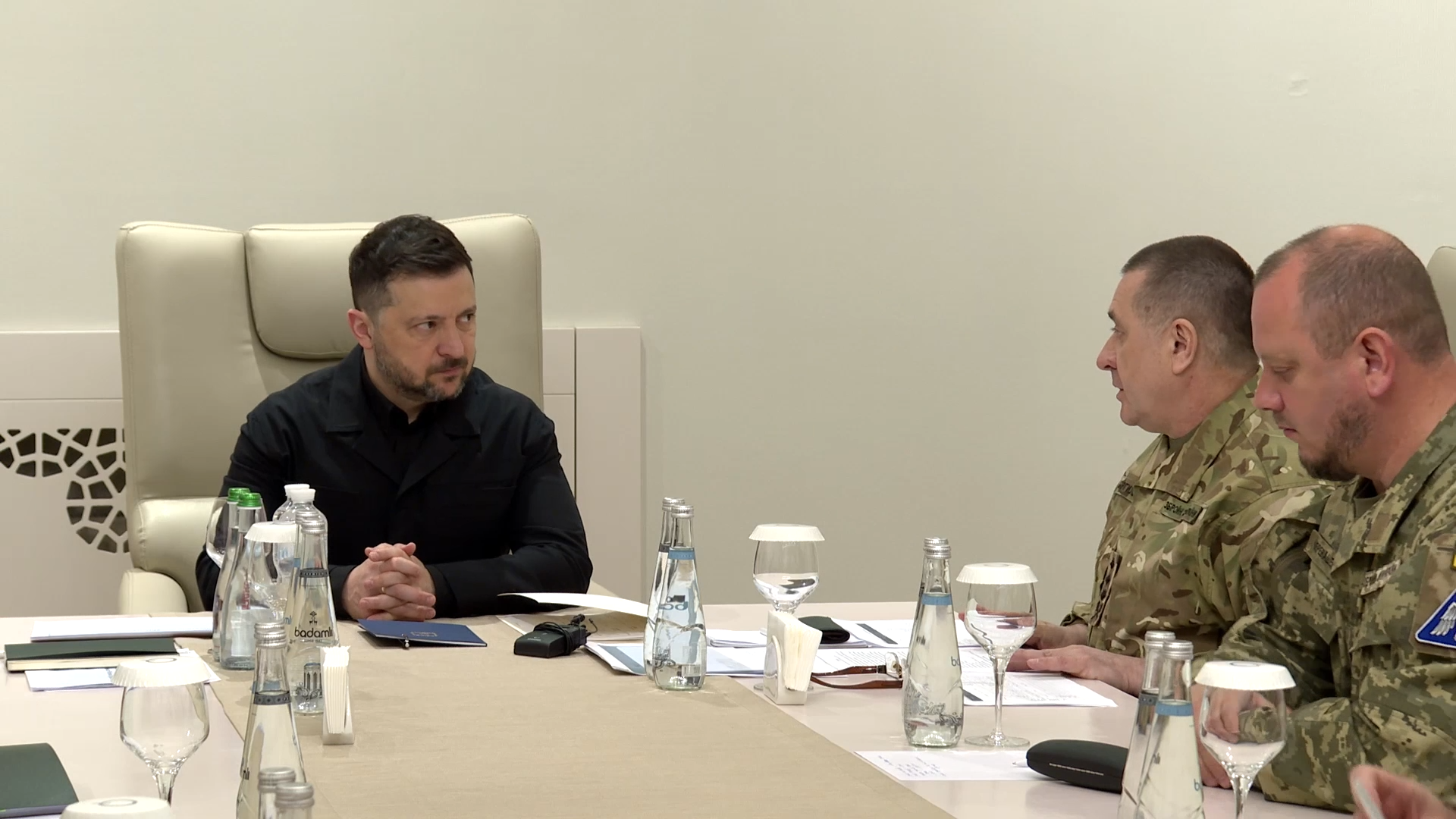 Зеленский прибыл с визитом в Азербайджан и встретился с Алиевым. Фото