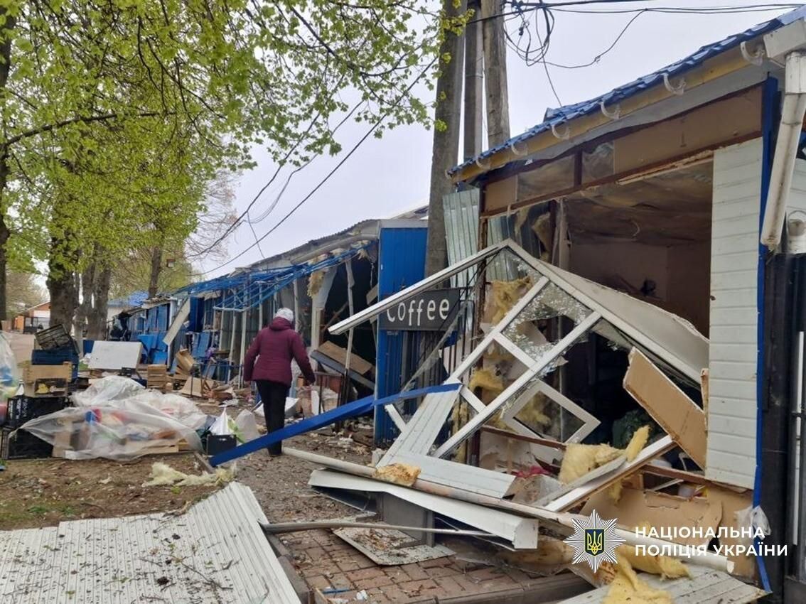 Чернигов был  под атакой врага: разгорелись пожары, "Шахед" взорвался возле многоэтажки