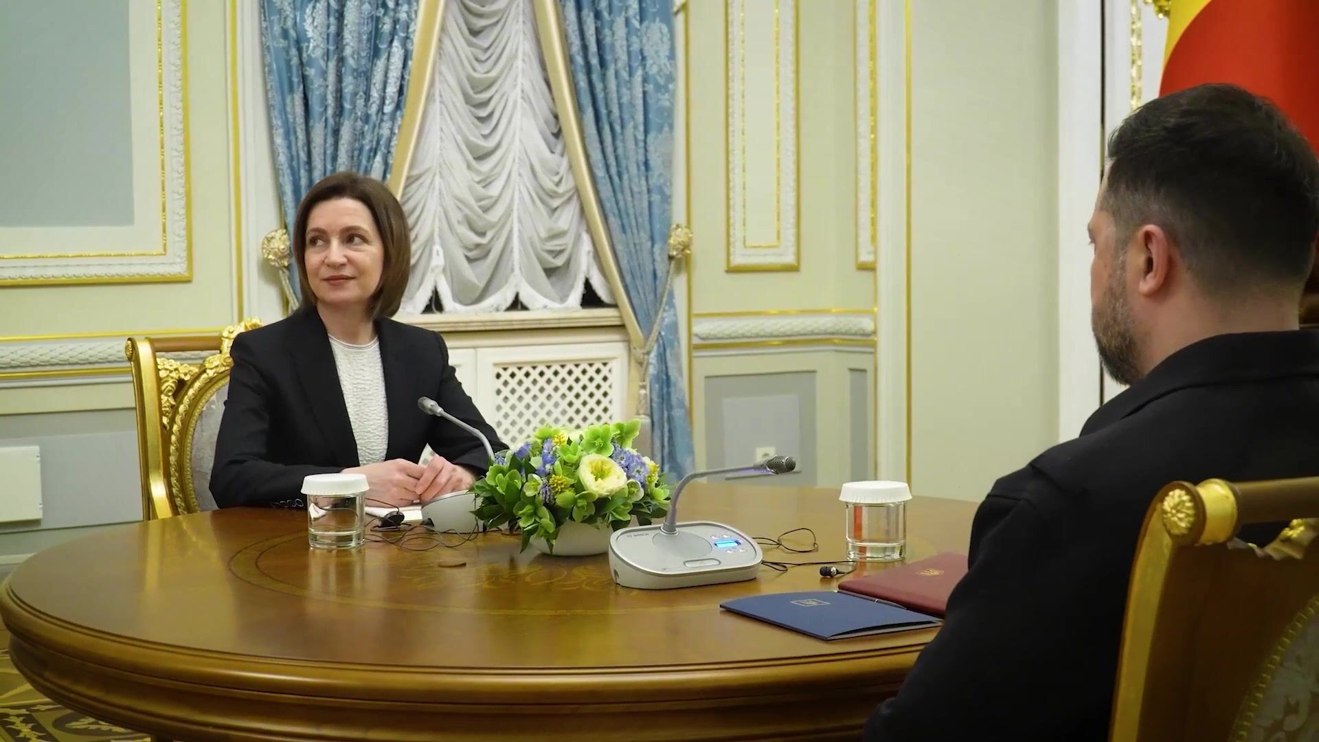 У центрі уваги – безпека і рух в ЄС: Санду приїхала до Києва у роковини Чорнобильської катастрофи. Фото і відео