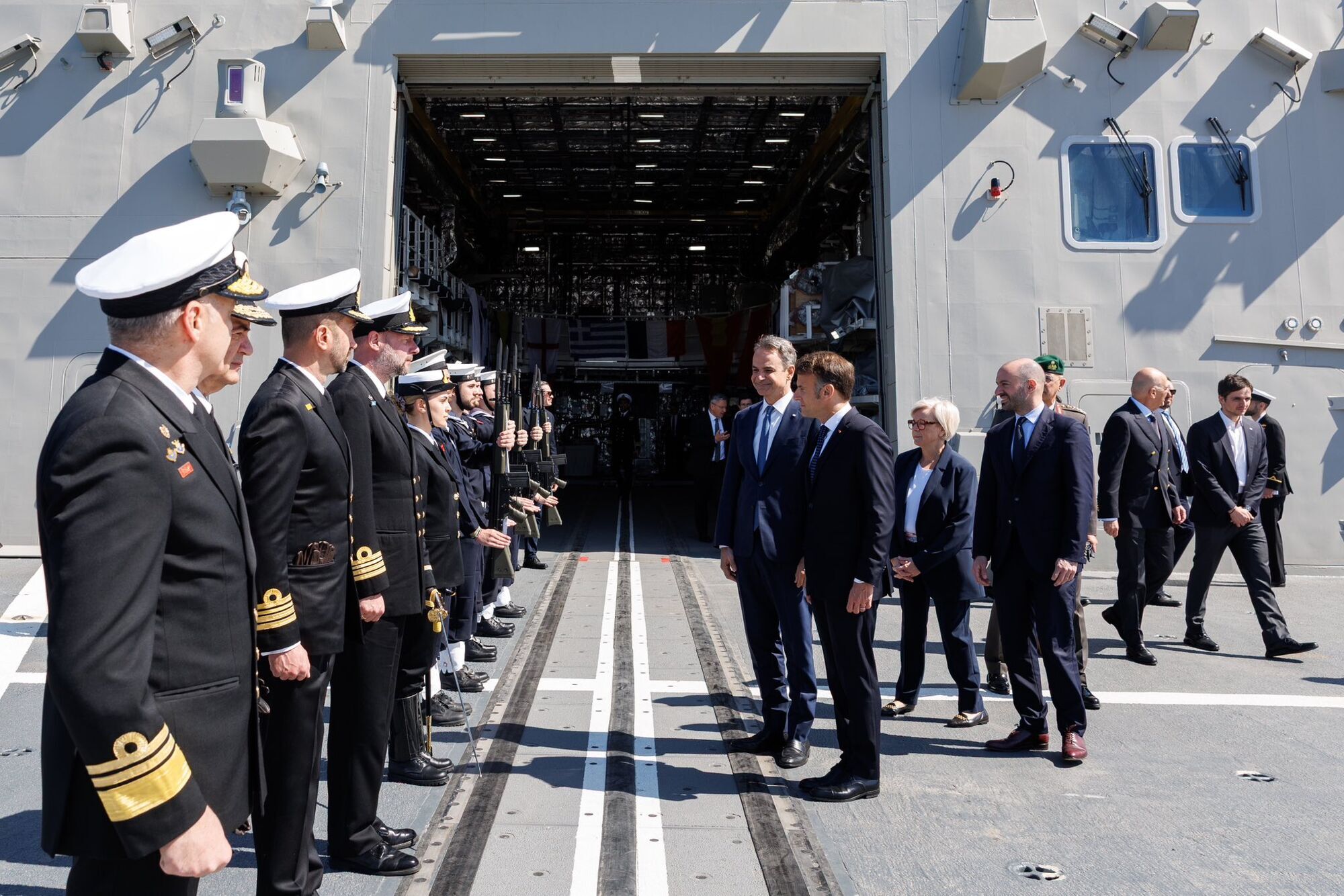 "Це не просто слова": Макрон заявив, що положення ЄС про взаємну оборону сильніше, ніж 5 стаття НАТО