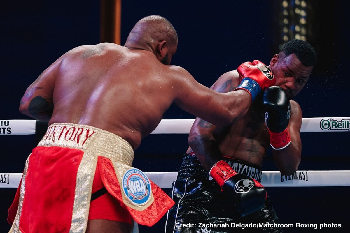 Американець побив непереможного супертяжа і став офіційним претендентом на пояс Усика. Відео