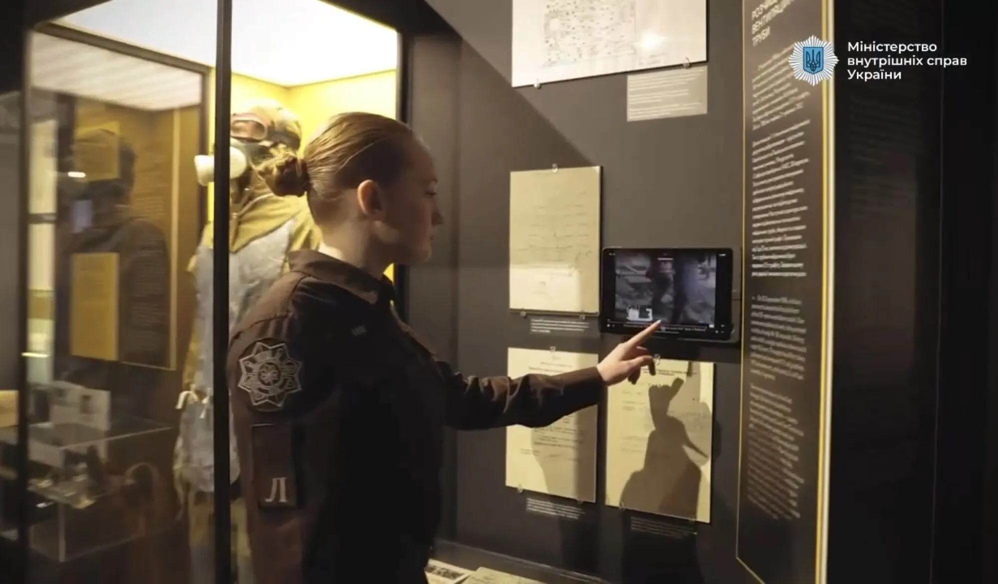 Зеленский и Гросси открыли обновленную экспозицию Национального музея "Чернобыль" в Киеве. Фото и видео