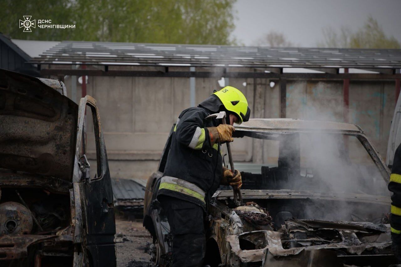 Чернигов был  под атакой врага: разгорелись пожары, "Шахед" взорвался возле многоэтажки